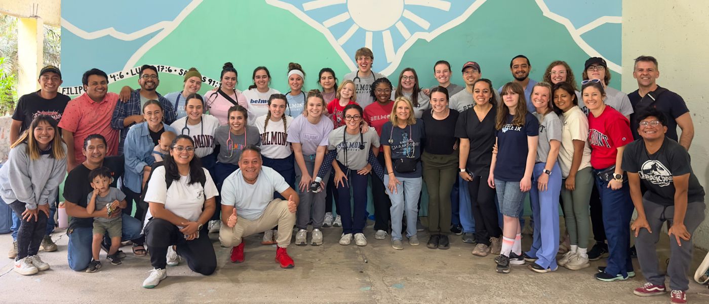 Students and faculty on a mission trip to Guatemala