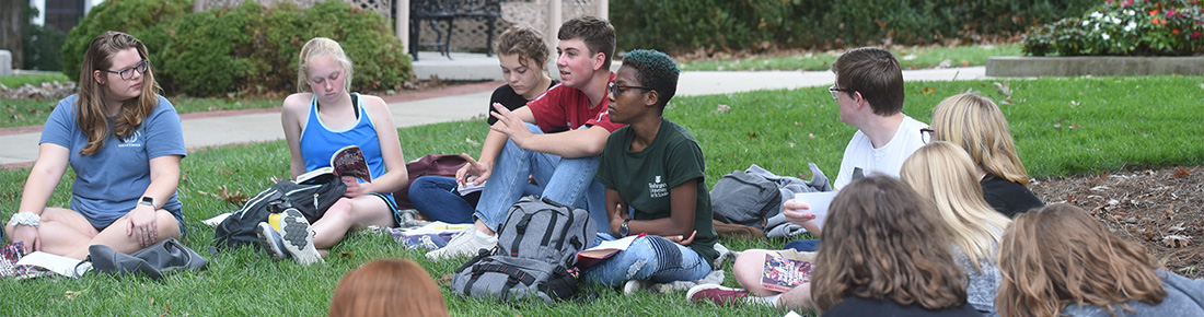 Students attending a class outside on Belmont's campus