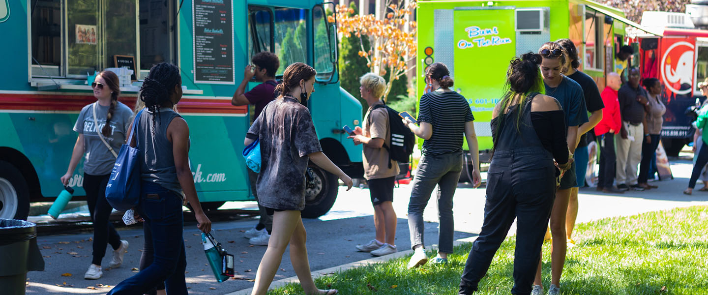 Students grabbing lunch at a Food Truck