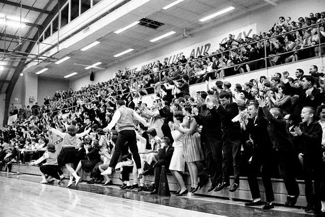 Students cheer on the Belmont Bruins in the Curb Event Center.