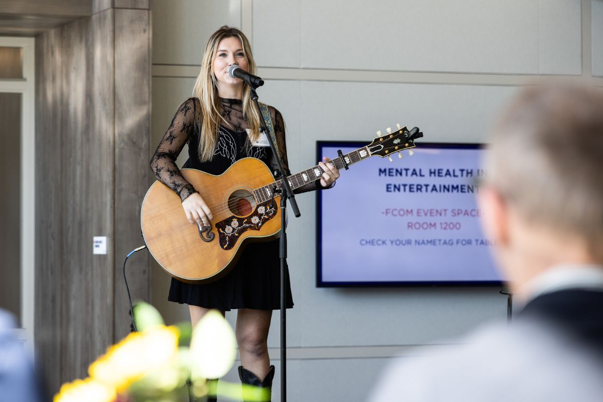 Emmy Moyen sings at Hope Summit