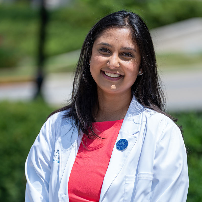 Student presents research findings at Annual meeting of the Medical Education