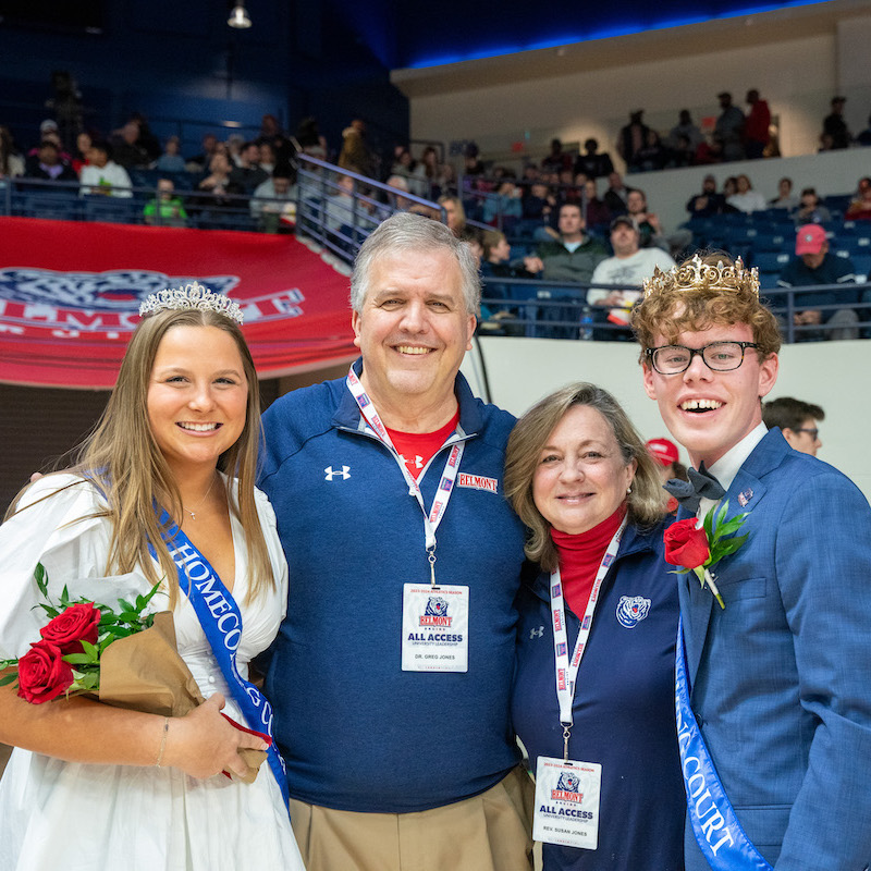 homecoming court with greg and susan jones