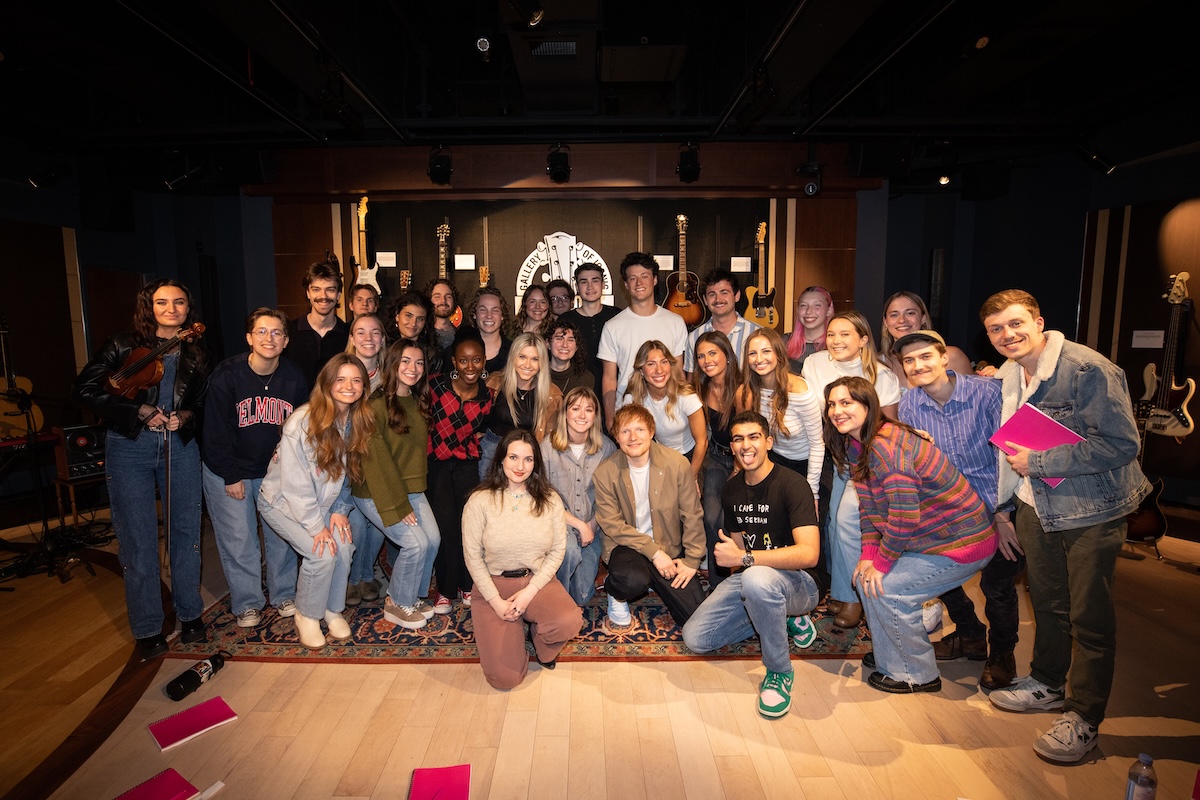 Ed Sheeran with Belmont songwriting students, Nashville