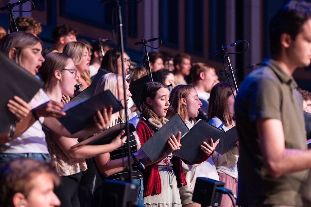 chorale sings at rehearsal