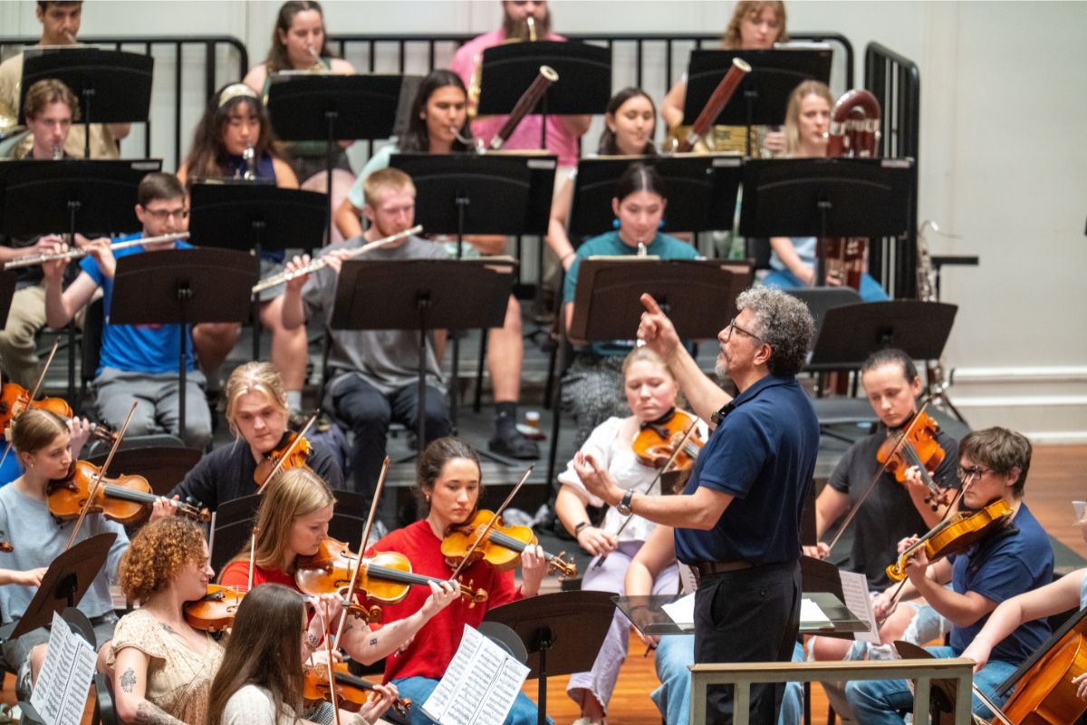 Giancarlo Guerrero with Belmont's student orchestra