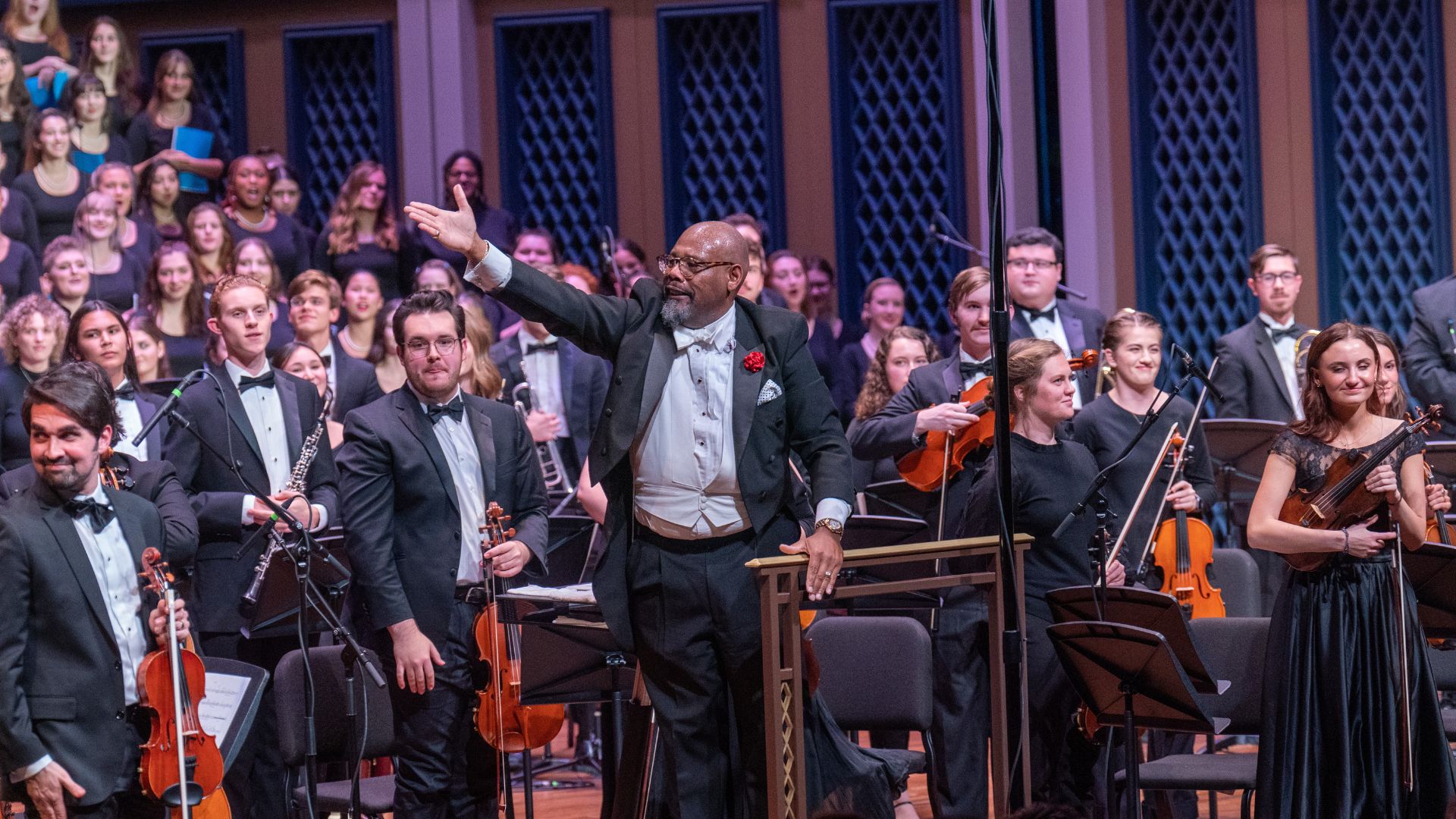 Jeffery Ames conducting