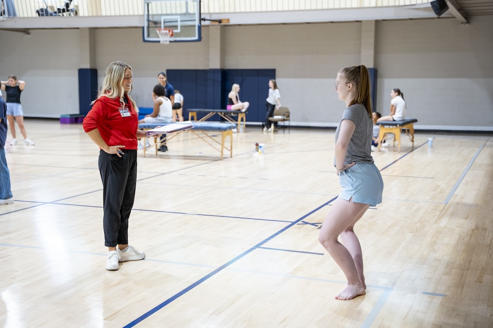 DPT student works with a dance student