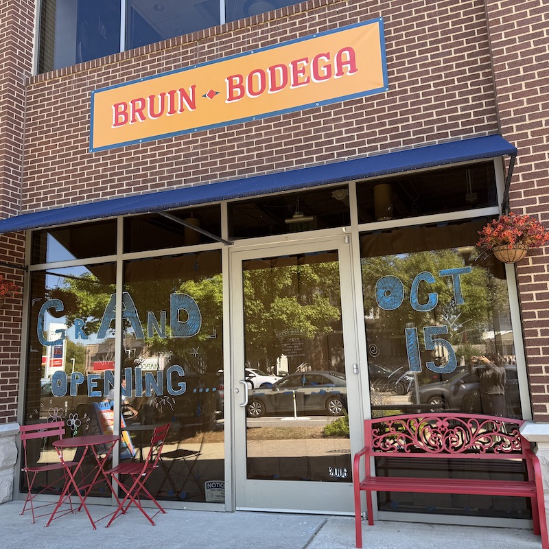Bruin Bodega exterior