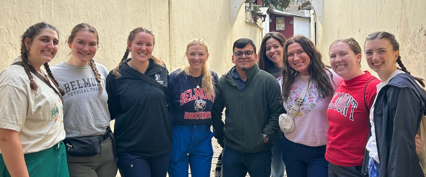 Belmont students in Guatemala