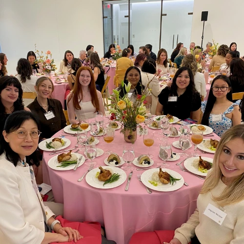 Asian studies students eating lunch at their conference