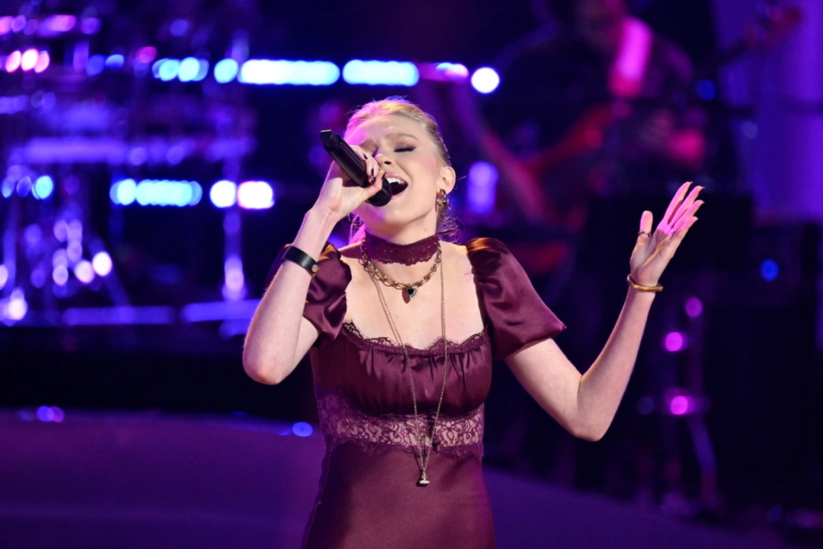 Grace Humphries performing