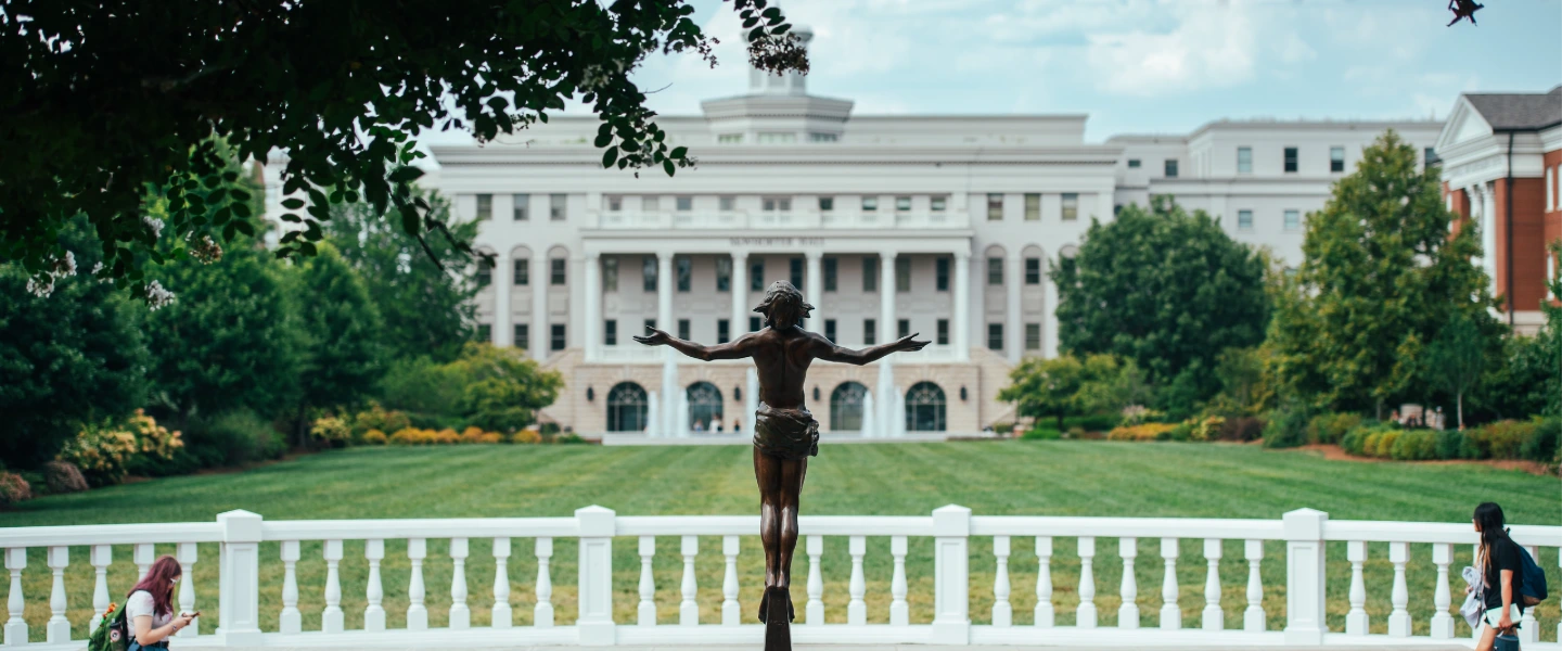 Picture of statue on Belmont's main lawn