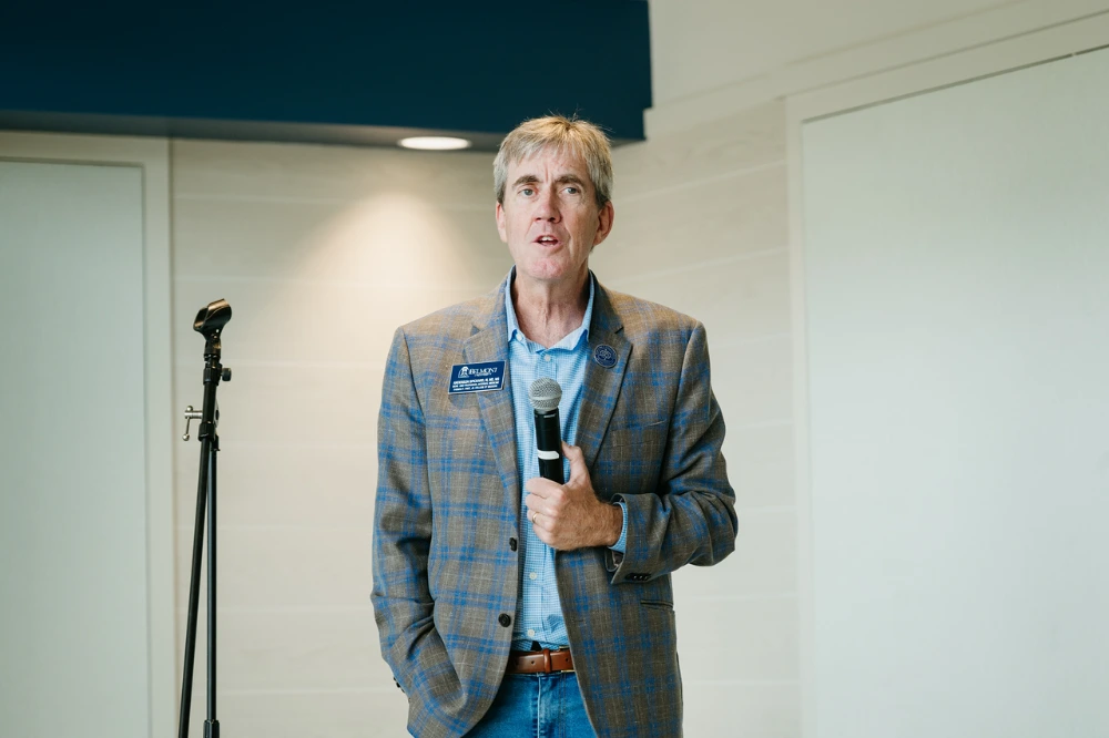 Dean Anderson Spickard addresses guests during the Thomas F. Frist, Jr. College of Medicine open house.
